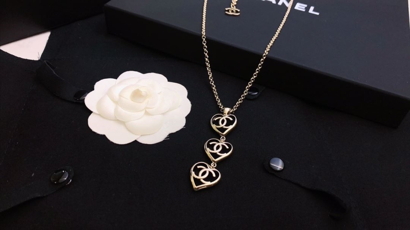 Ch**el necklaces